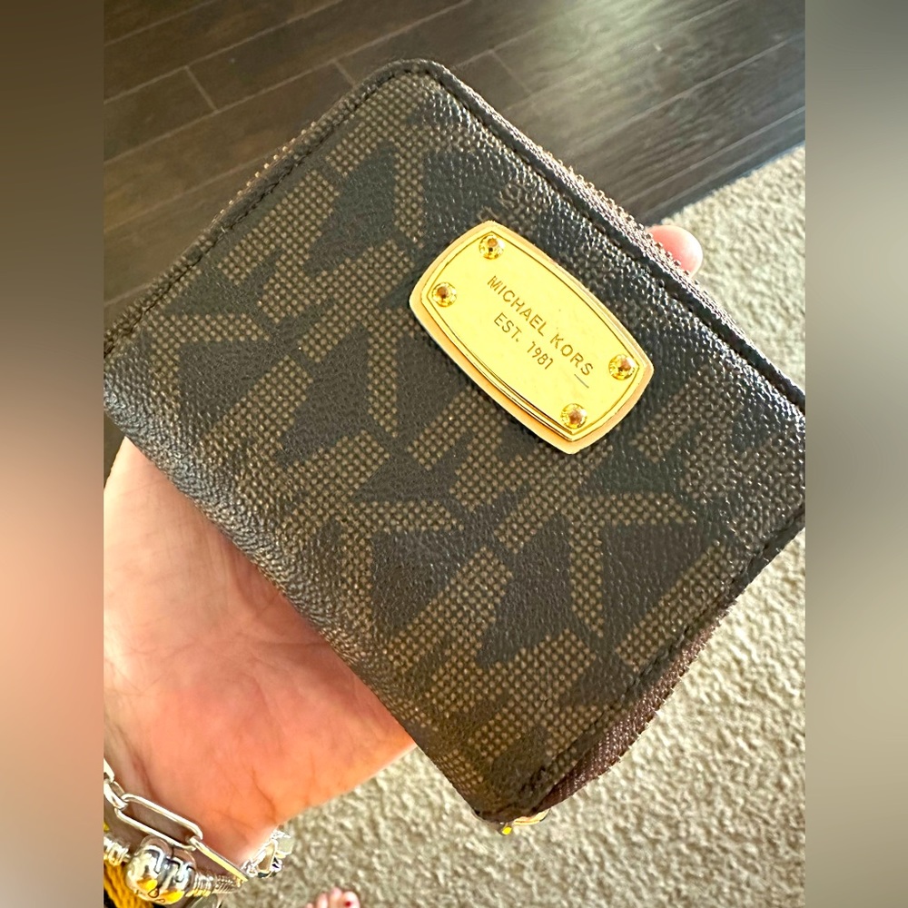Michael  Kors zip around small wallet